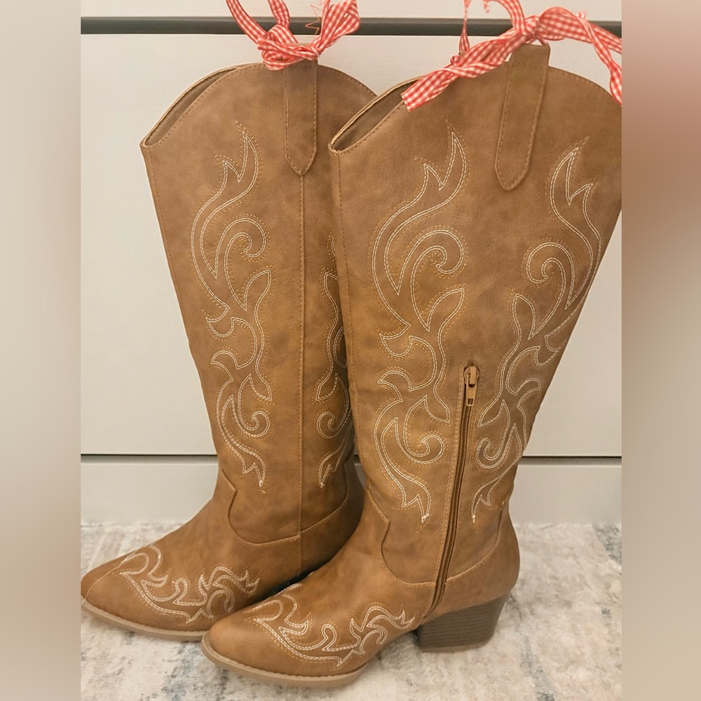 Tan Western Cowboy Boots with ribbon ties